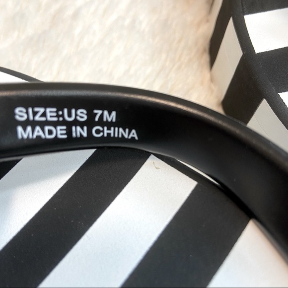 KATE SPADE Women’s Platform Flip Flop Sandals - Size: 7M - Picture 3 of 9